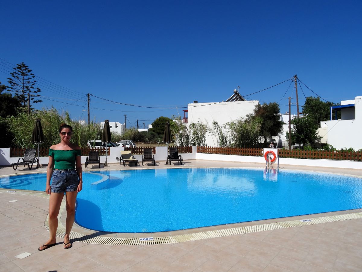 pool at annas prykopios naxos