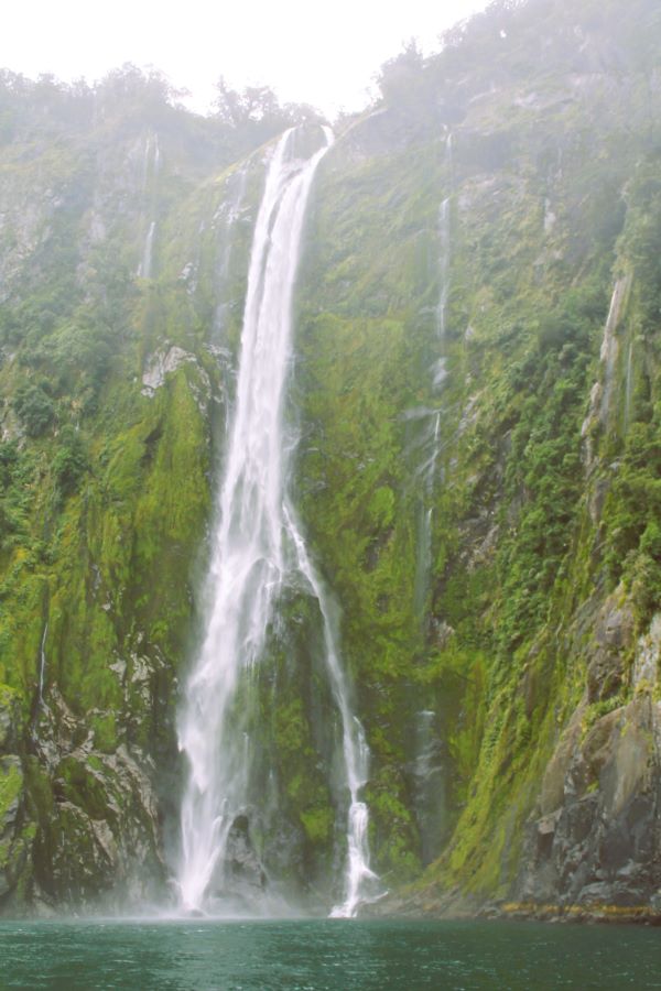 milford waterfall