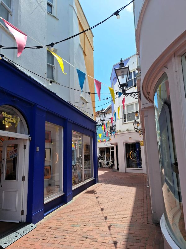brighton lanes sunny day