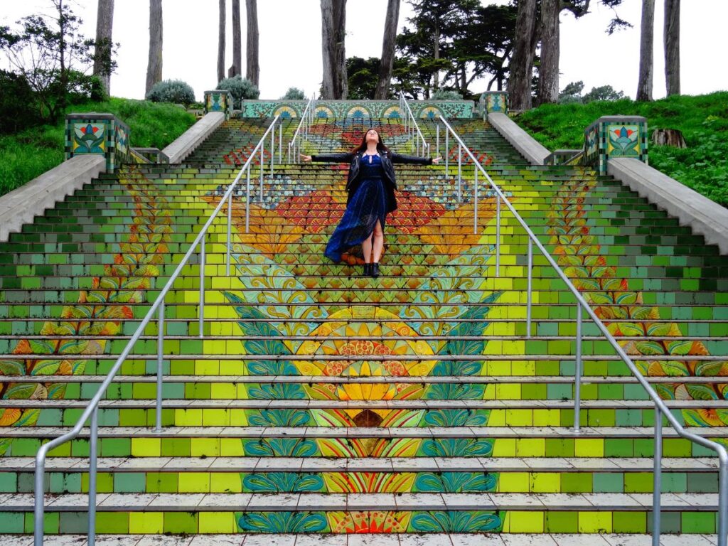 lady at lincoln park steps