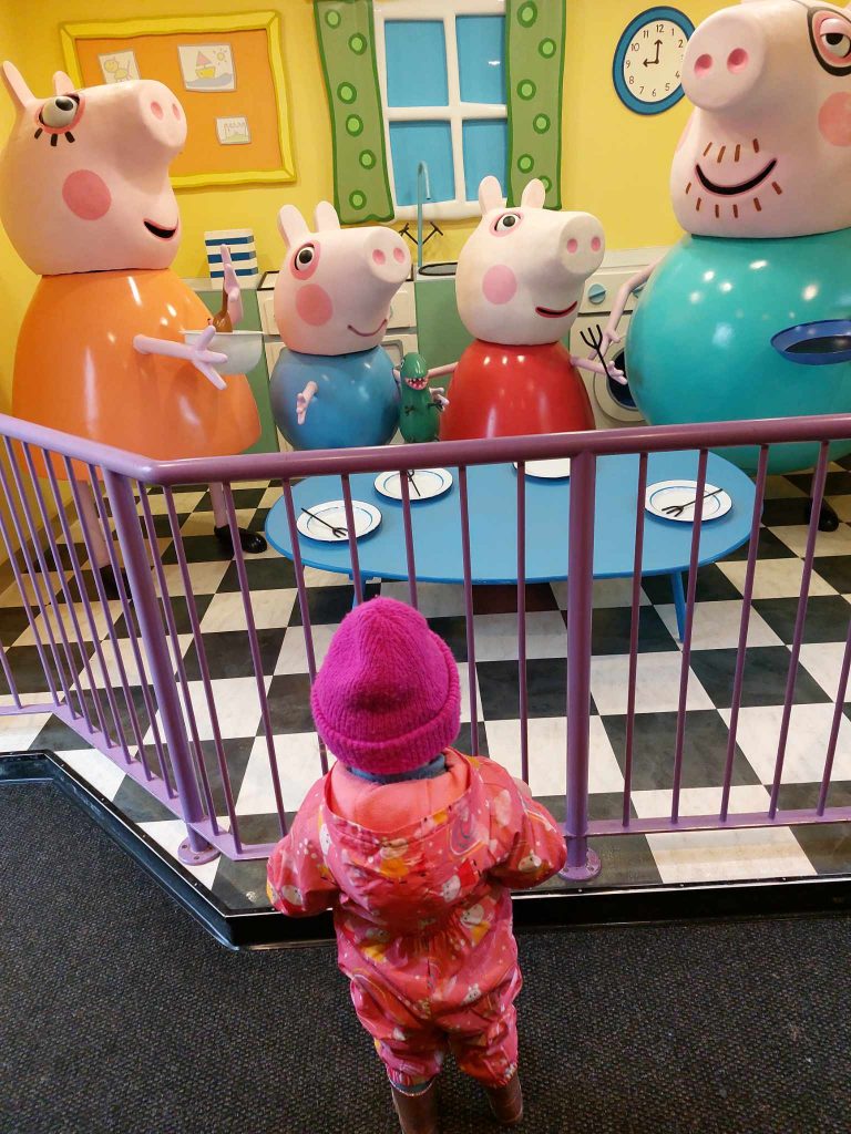 characters in peppa pigs house