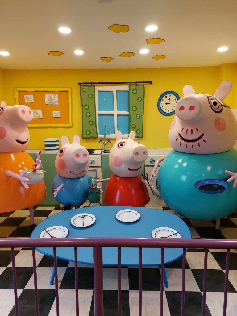 characters in peppa pigs house