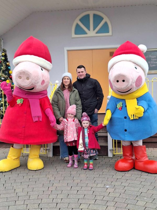 family photo peppa pig world