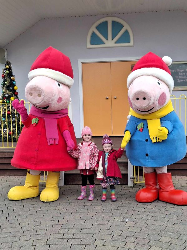 meeting peppa pig and george