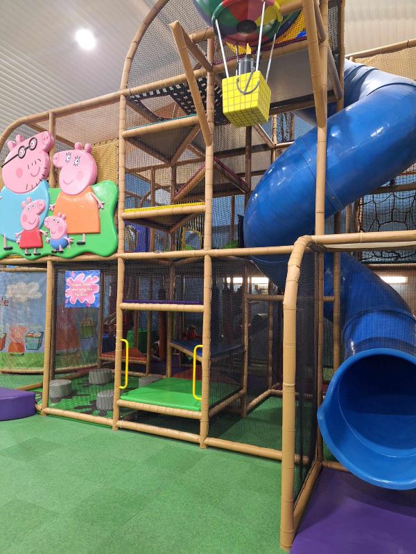 indoor play center peppa pig world