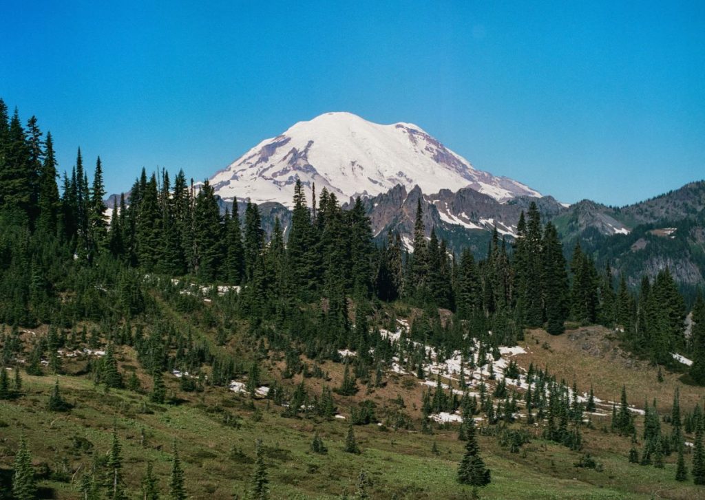 snow on top of mount rainier