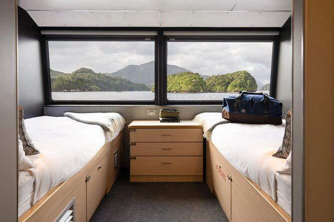 milford sound overnight cruise room