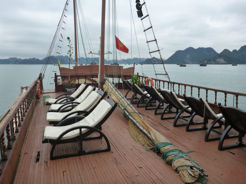 halong bay boat