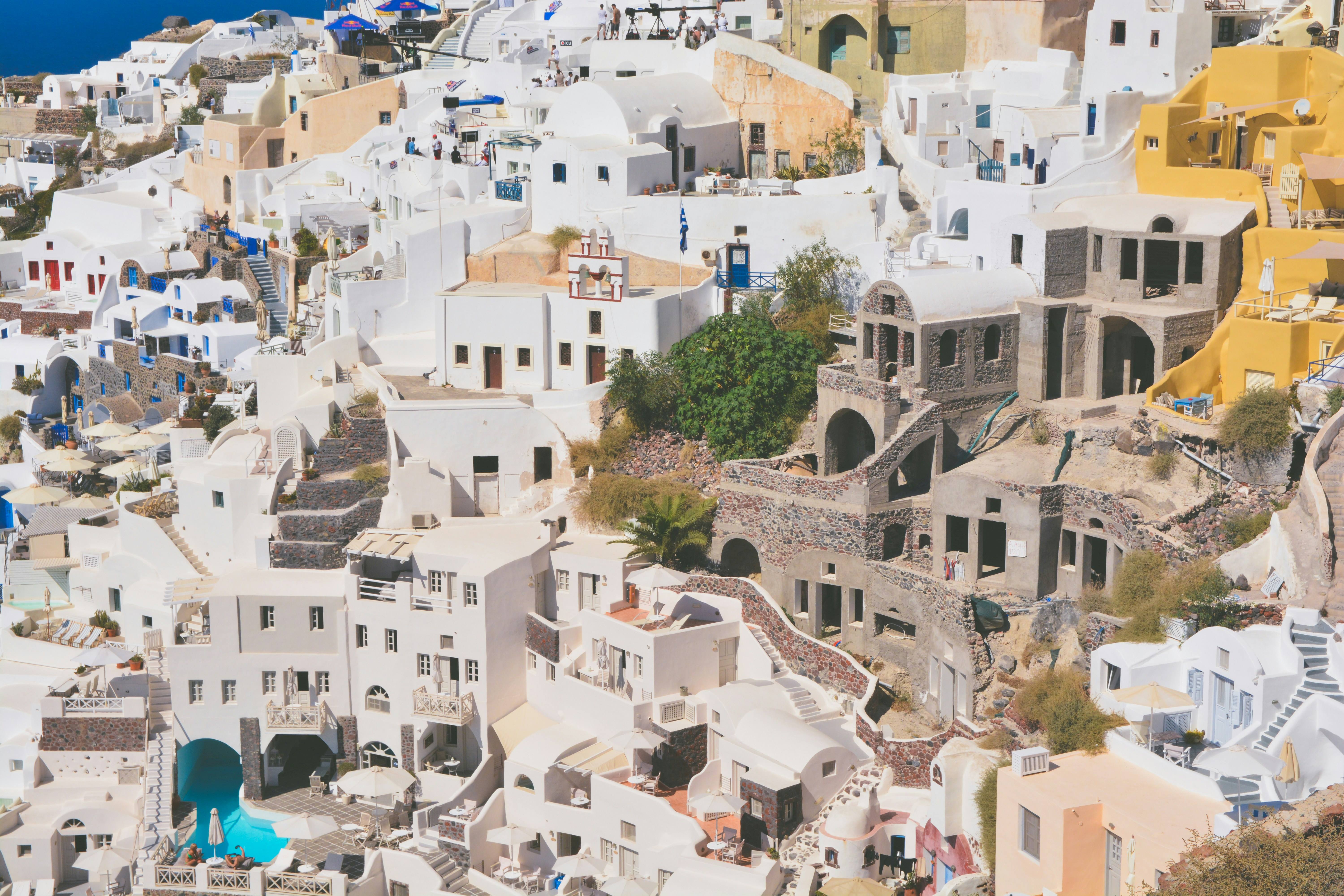 fira houses santorini