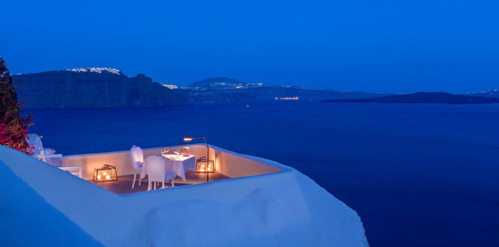 panorama balcony oia