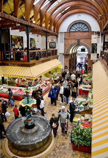 busy day english market cork city