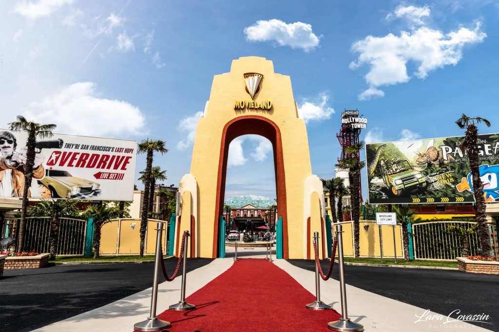 the entrance to movieland