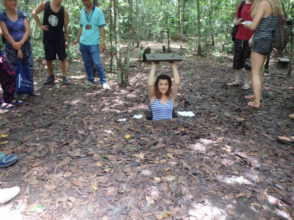 cu chi tunnel tour