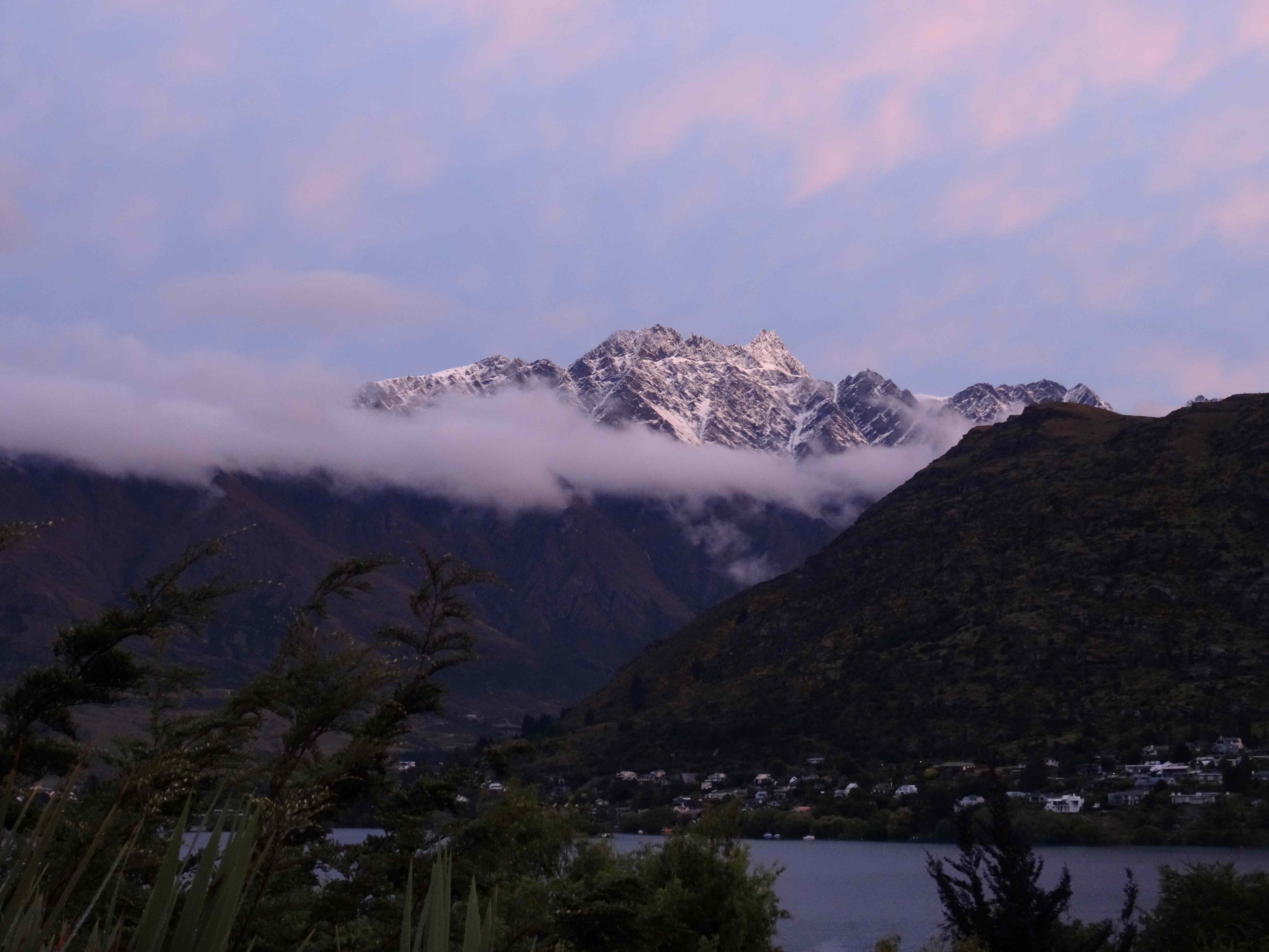 sunset in queenstown