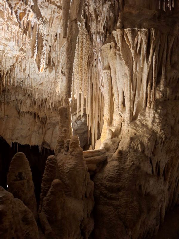 drach caves interior