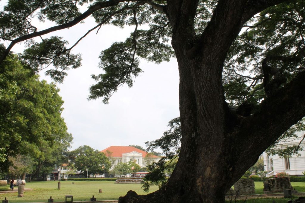 park near dutch hospital colombo