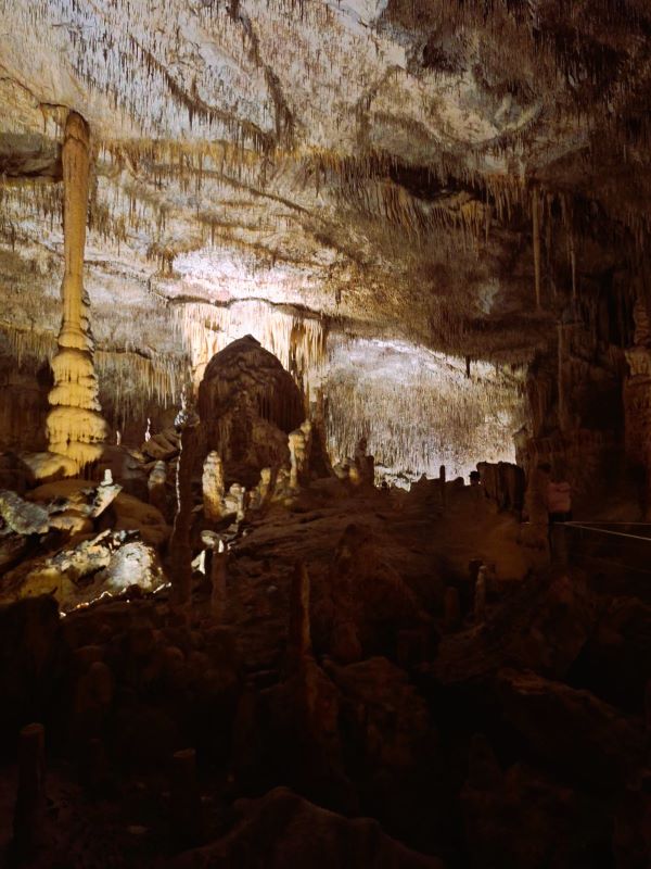 huge stalagmite drach caves