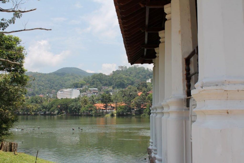 kandy lake