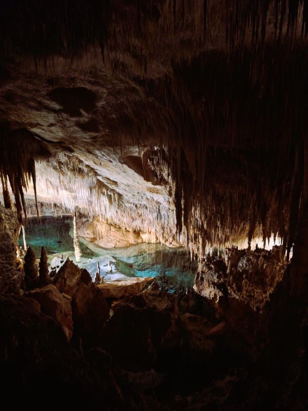 a blue pool at drach caves