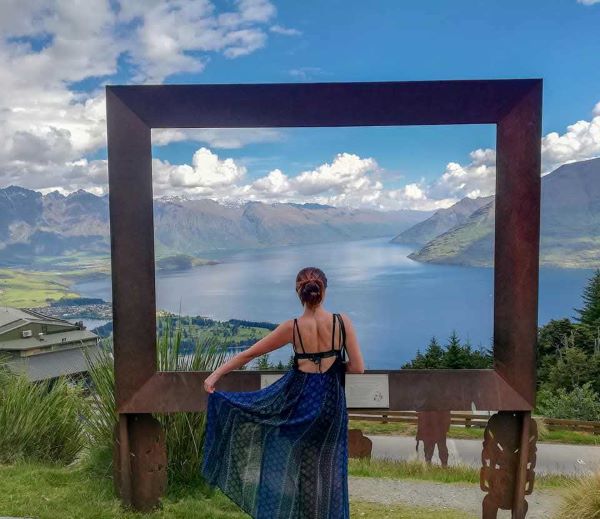 lady skyline viewpoint queenstown