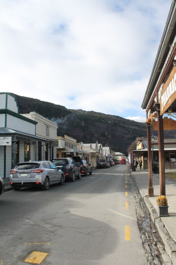 main street arrowtown