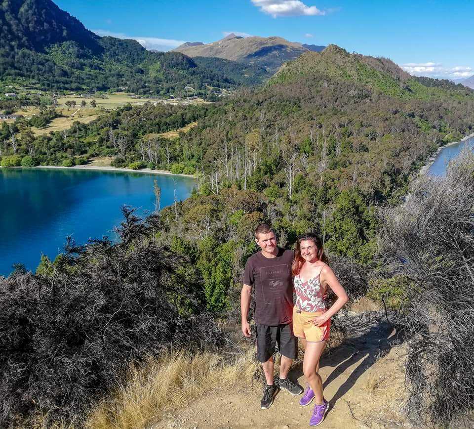 couple at picnic point queenstown