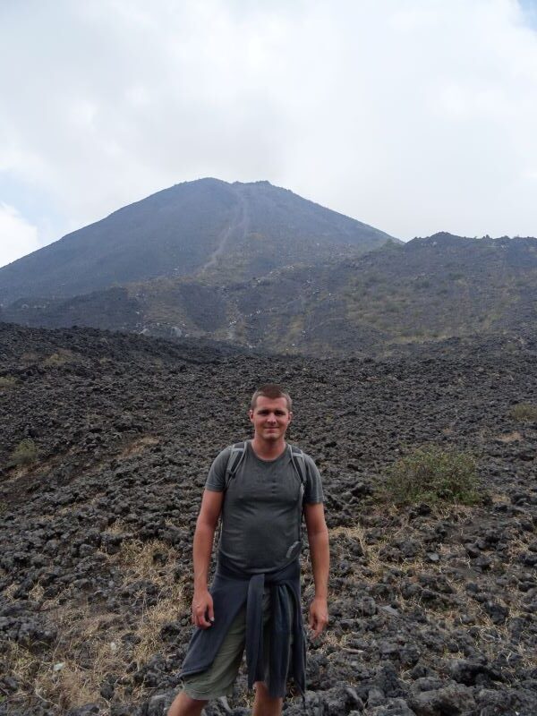 man volcan izalco hike