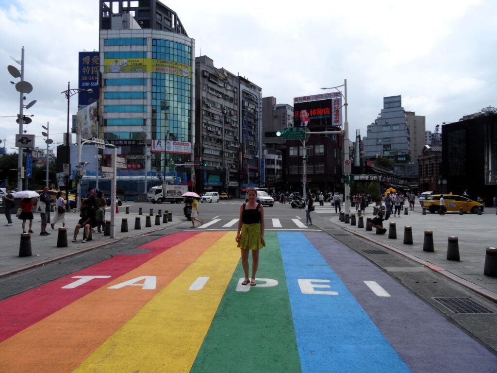 rainbow crossing at ximending