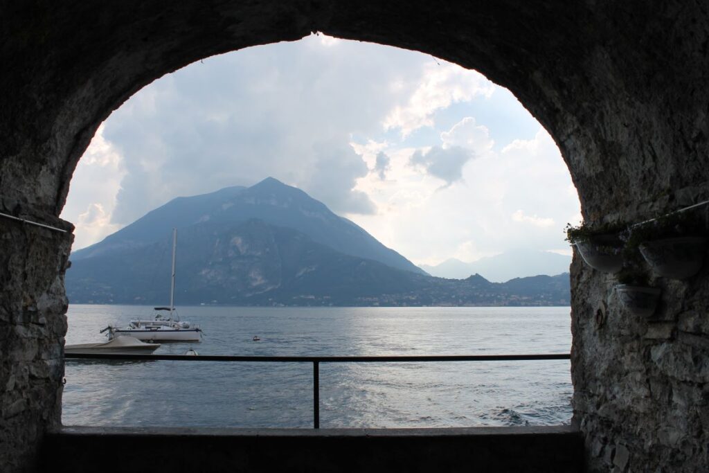 lovers walk varenna