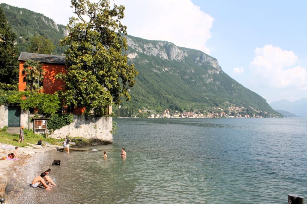 beach in varenna