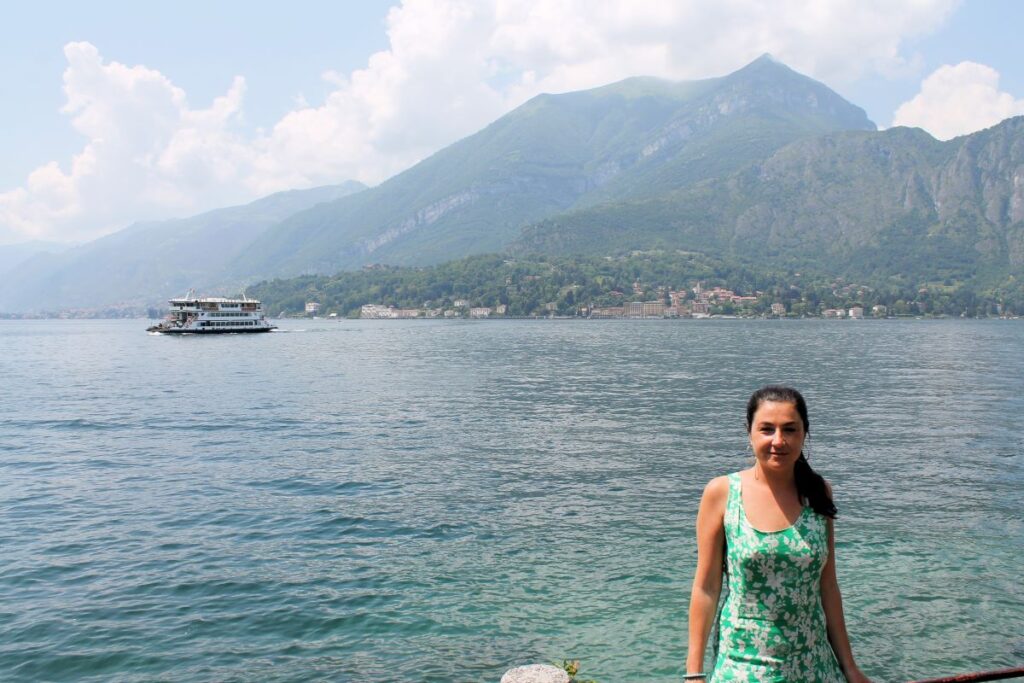 lady at the lakefront belaggio