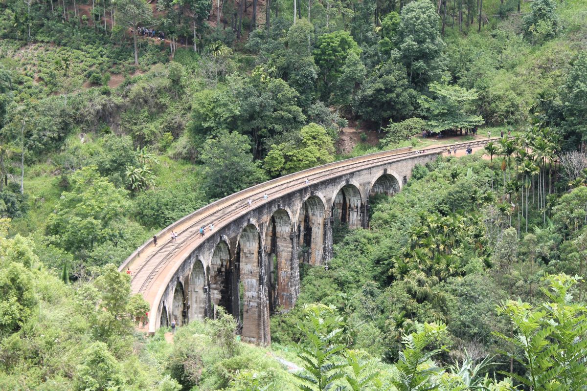 nine arches bridge sri lanka