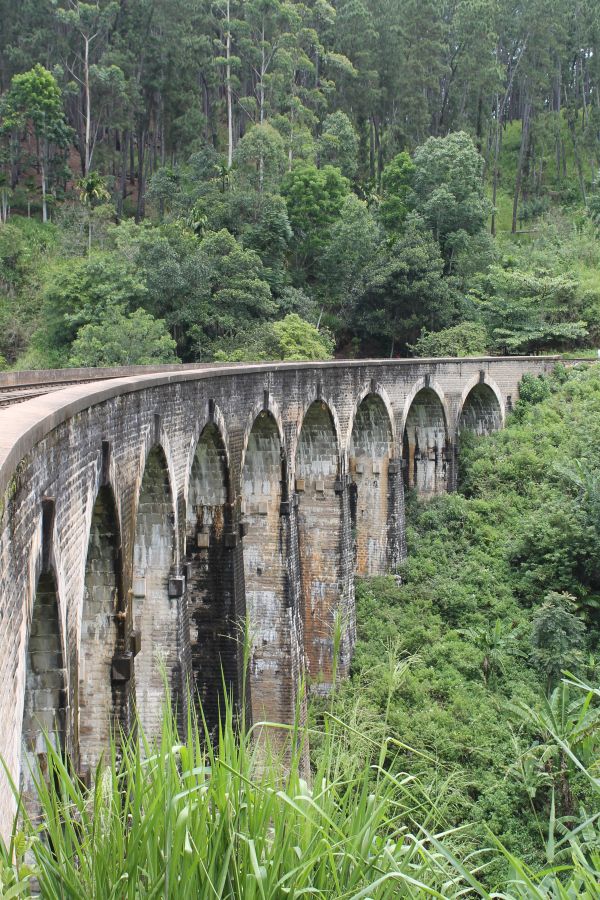 nine arches bridge ella