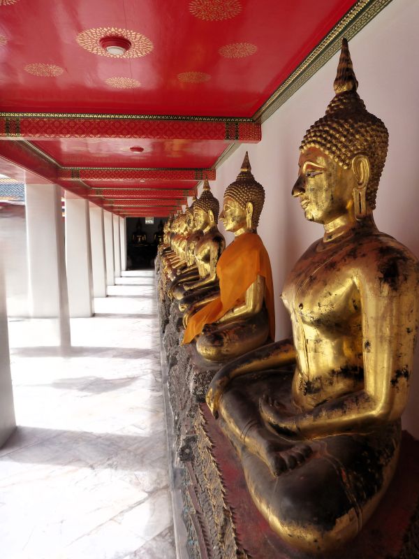 buddha statues wat pho