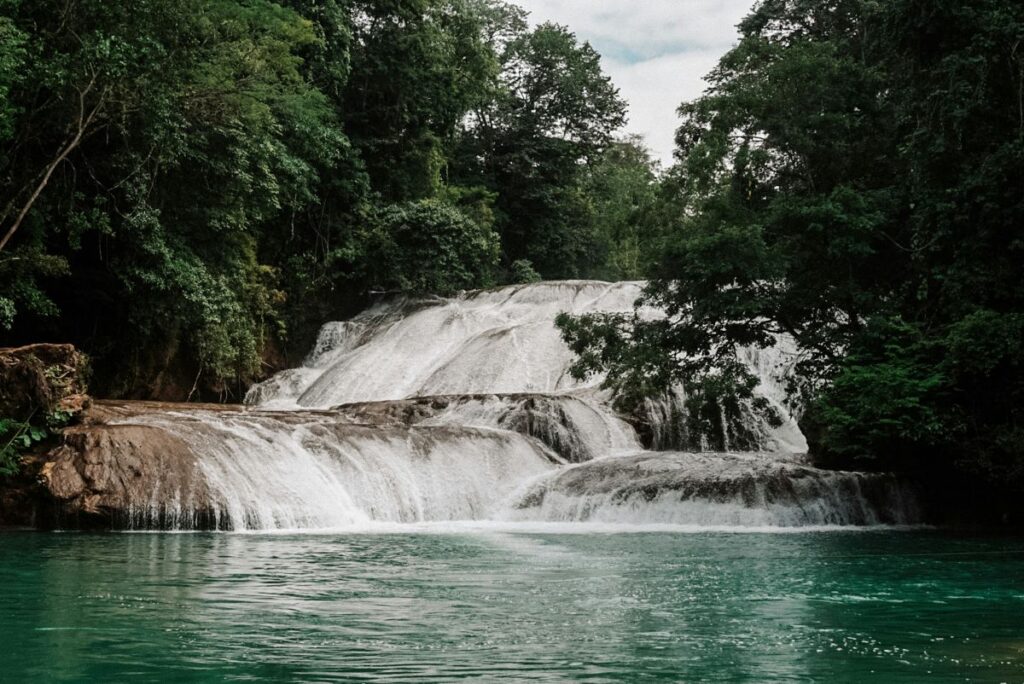 roberto barrios waterfall chiapas