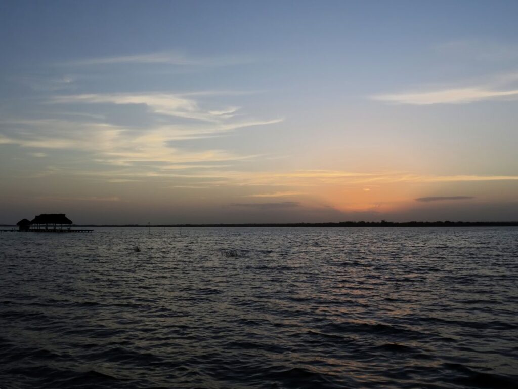 sunrise lake bacalar