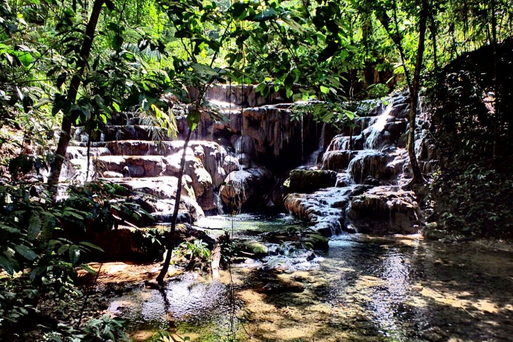 agua azul awaterfall