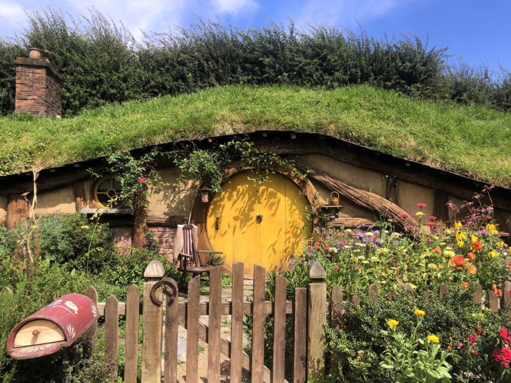 yellow door hobbit house hobbiton