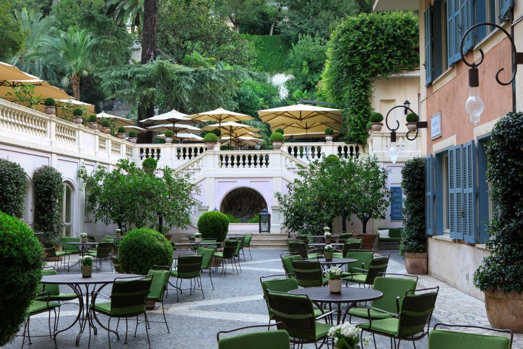 hotel de russie patio