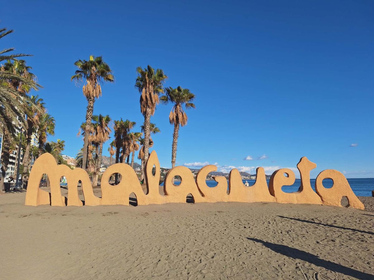 playa la malagueta sign