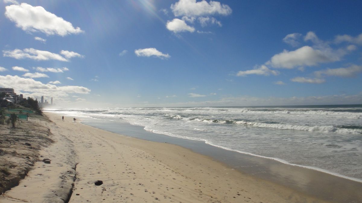 morning surfers paradise beach