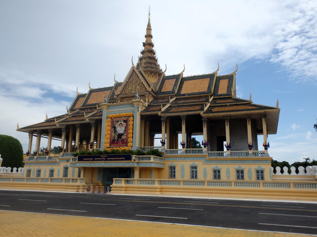 royal palace phnom penh