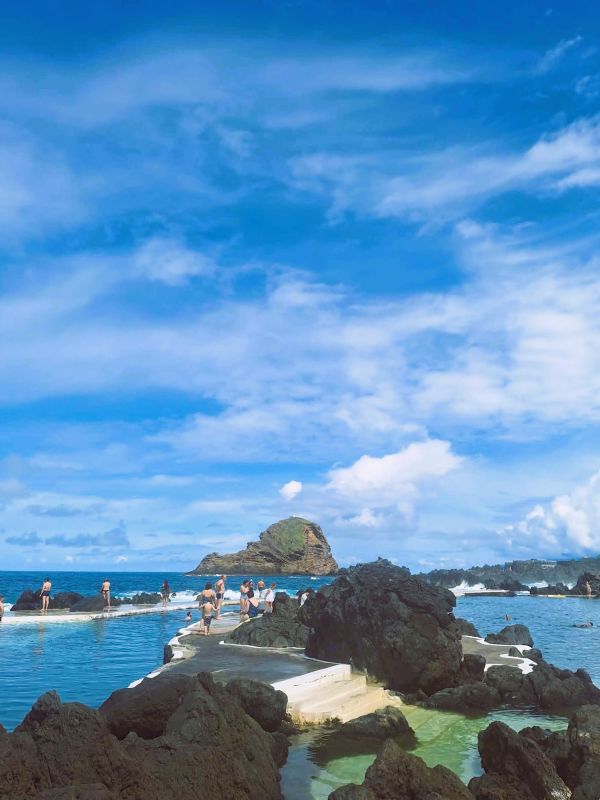 porto moniz rock pools