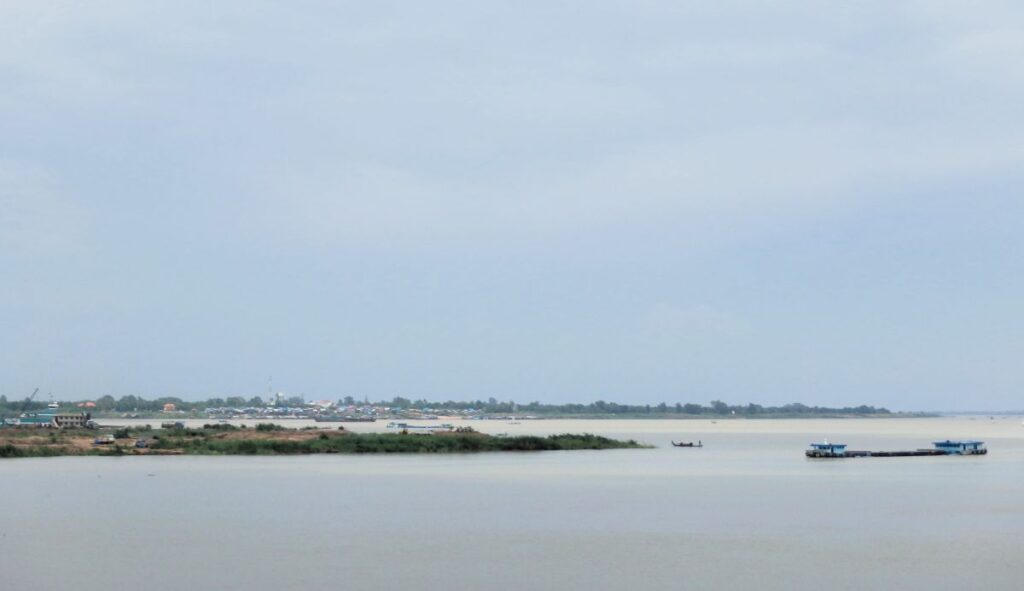 riverside promenade phnom penh