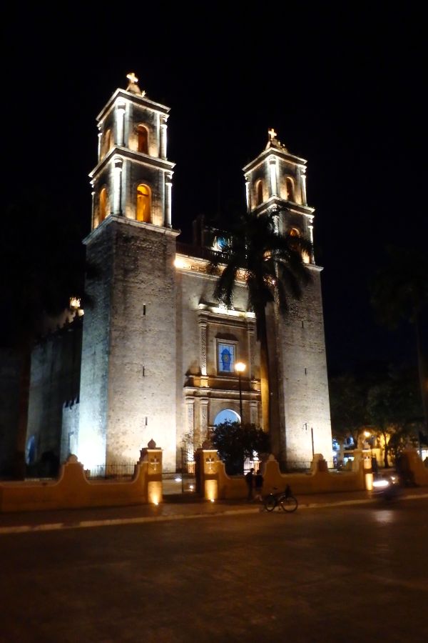 church valladolid night