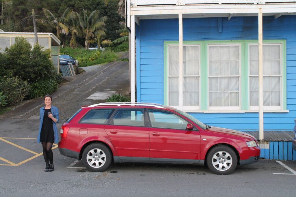 lady red car new zealand