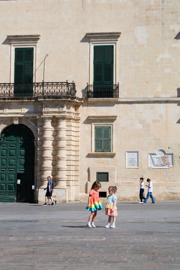 girls valletta square