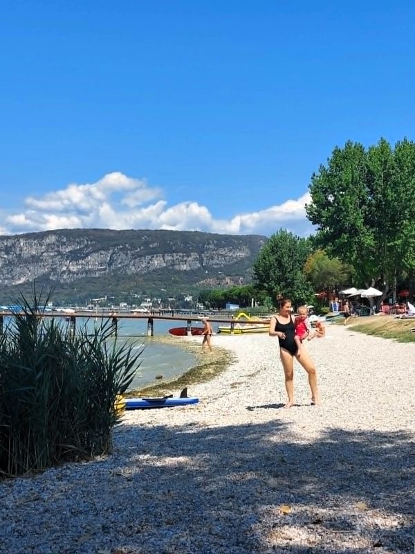 lady beach lake garda