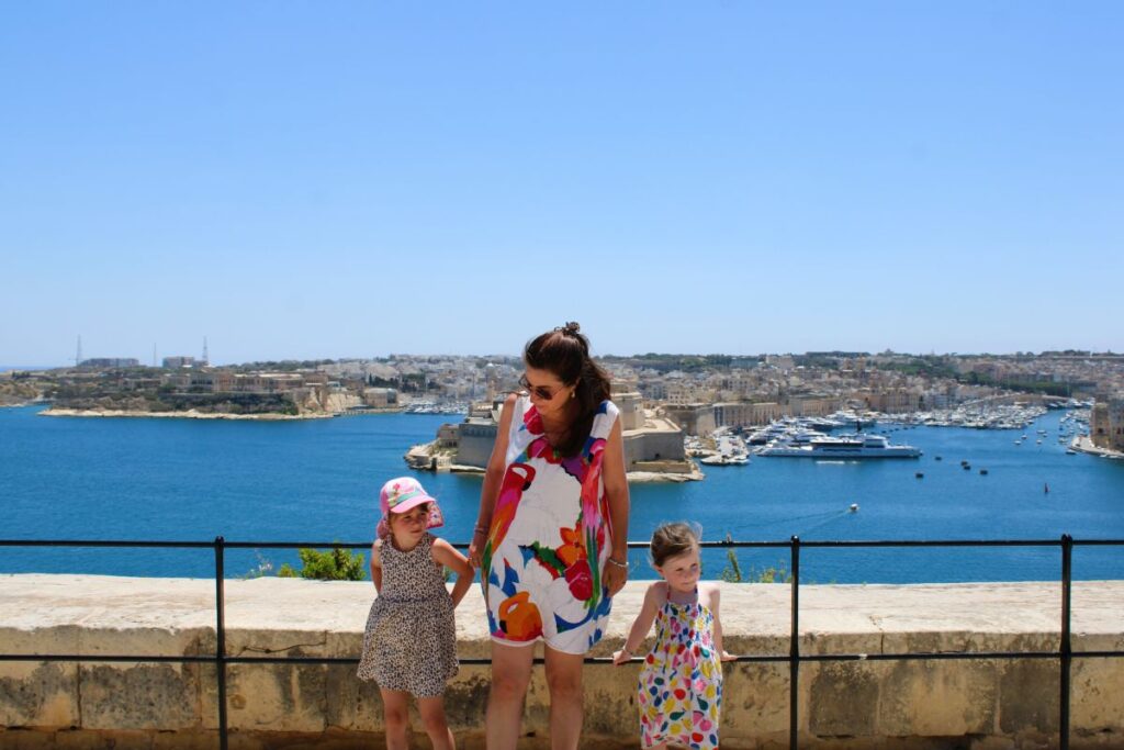 mom daughters valletta viewpoint