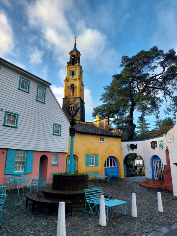 portmeirion village square